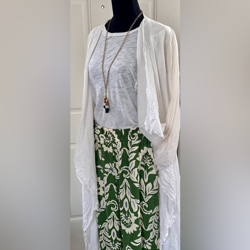 Christian Siriano’s Green Floral & Fauna Women's Linen Pants, Large
